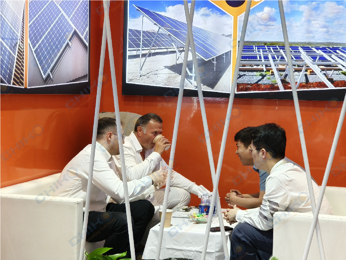 El soporte solar fotovoltaico Chenke brilla en la feria fotovoltaica SNEC, liderando la nueva tendencia de instalación fotovoltaica