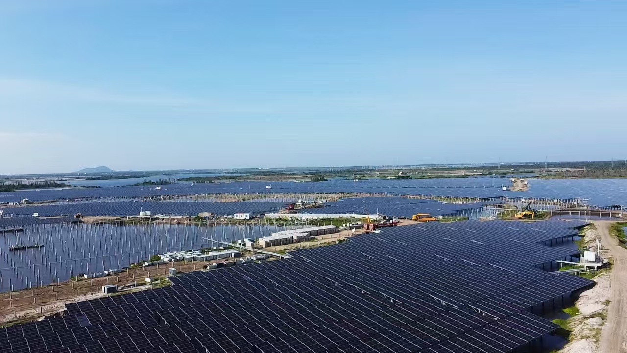 Proyecto de 120MW de energía solar y acuicultura de Chiko Solar en Wenchang, Hainan, se materializa: soportes de alta eficiencia establecen nuevo referente en energía verde