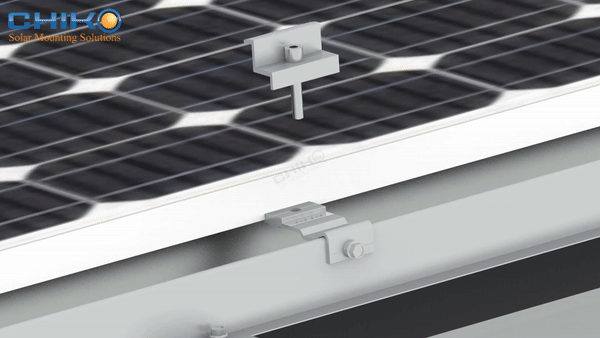 Chiko Solar: Nueva Altura en Estructuras Fotovoltaicas tipo "7" para Marquesinas